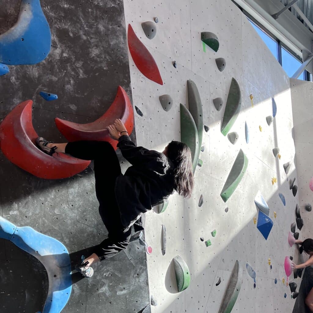 Alexis Sarabia rock climbing scaled
