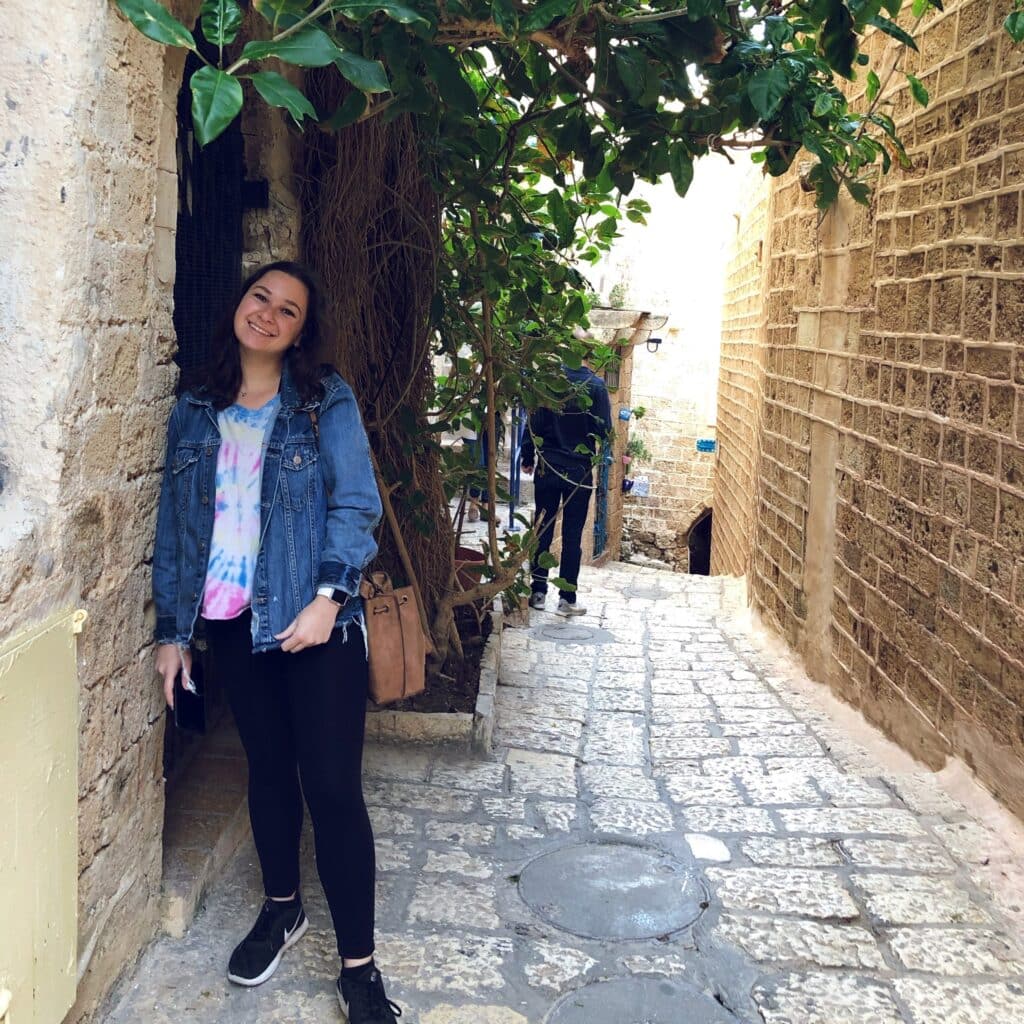 Jamie Lief travel picture in an alley