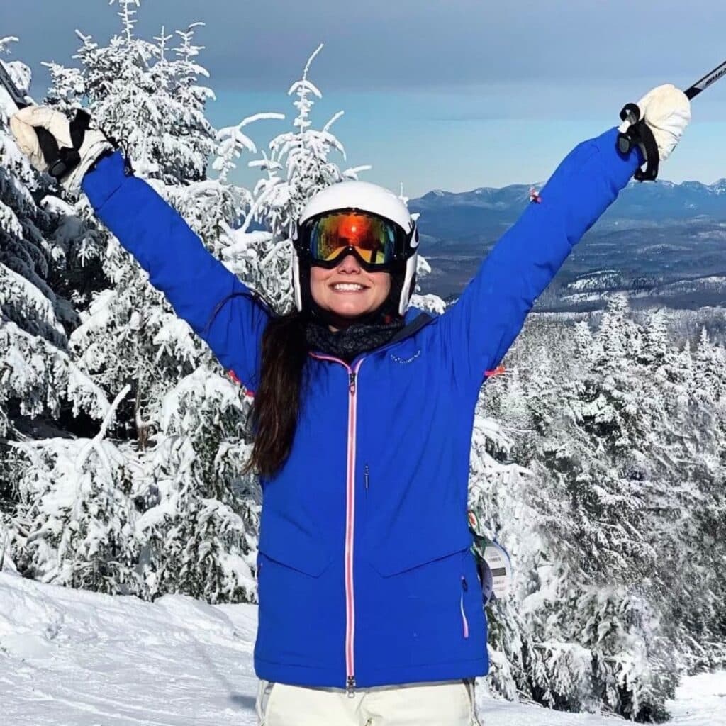 Nicole Pia skiing