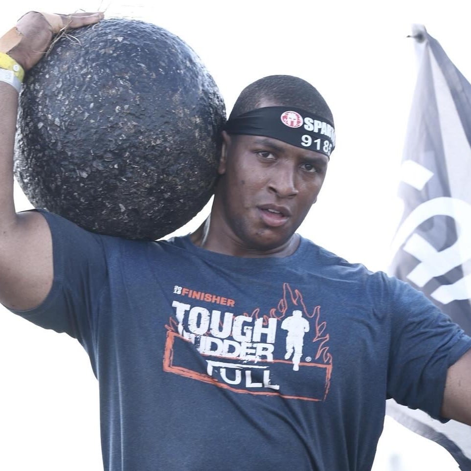 Jose Black boulder lifting